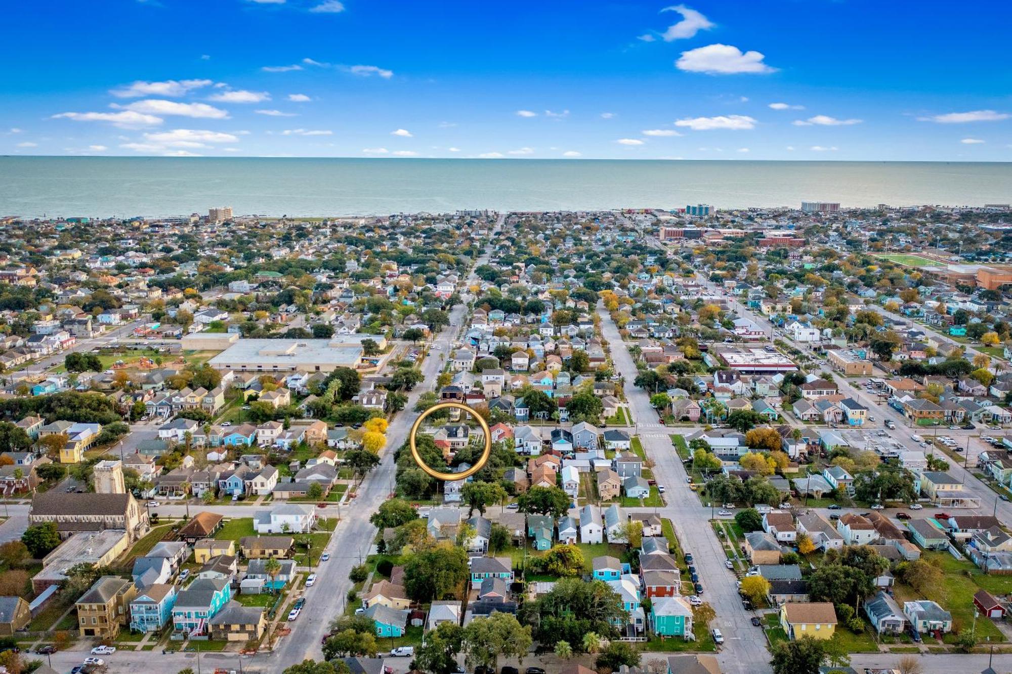 Historic 1871 Coastal Breeze With Heated Pool - Restoring Galvestonヴィラ エクステリア 写真