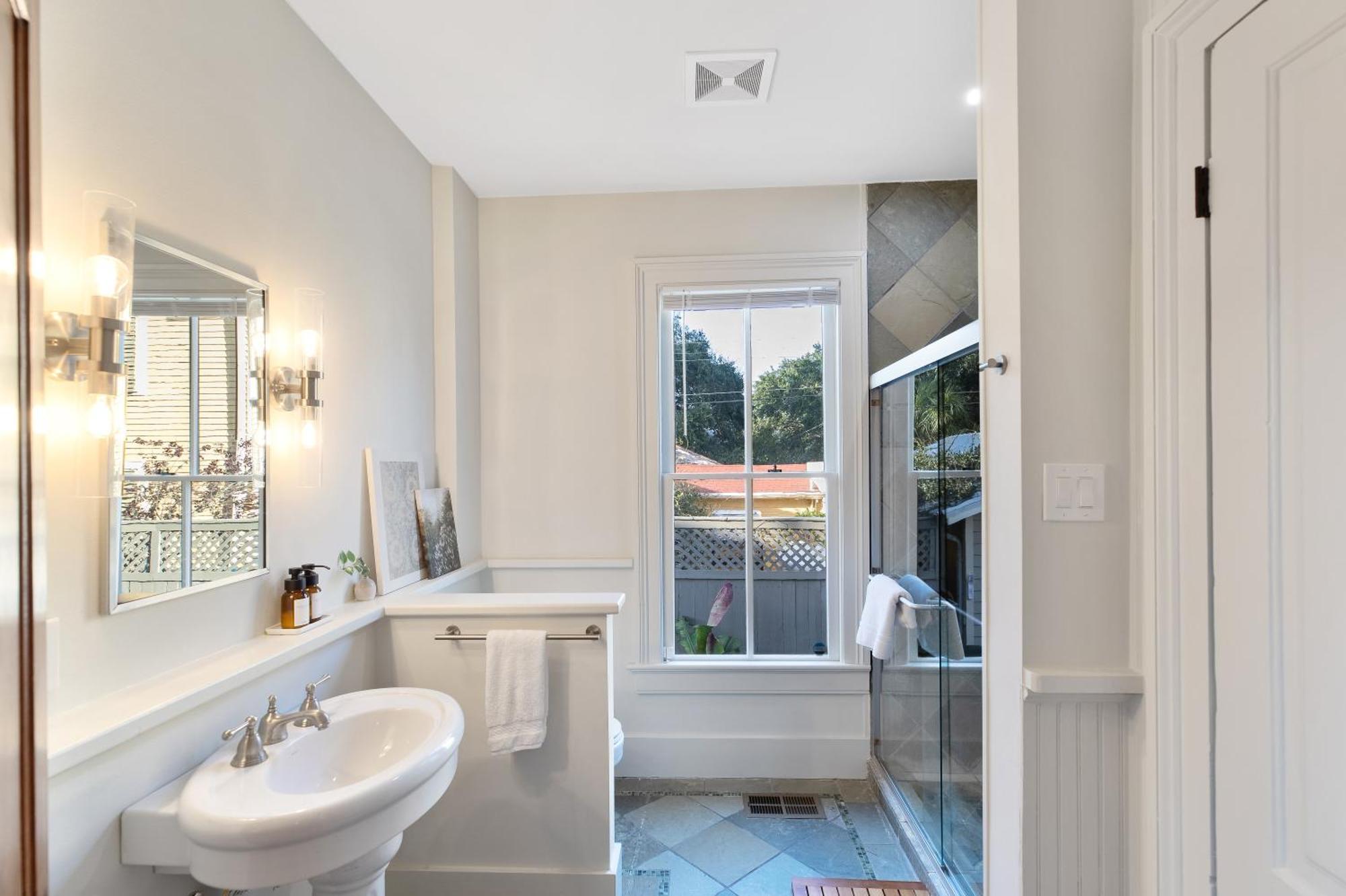 Historic 1871 Coastal Breeze With Heated Pool - Restoring Galvestonヴィラ エクステリア 写真